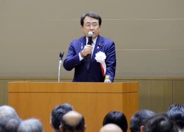 赤沢氏、米英合意「一つの参考」　車関税引き下げ