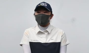 藤田さいき　病院搬送後にコース戻り取材対応　涙で謝罪「迷惑おかけして申し訳ない」
