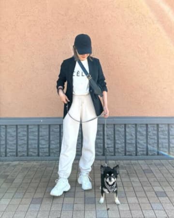 スウェットパンツが空前の大ブーム？！ 大人女子向けコーデ術を徹底解説