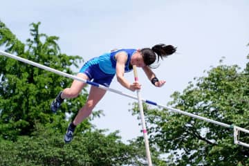 【神奈川県高校総体】陸上　女子棒高跳び・鶴田が県高校新でV　女子400障害・ガードナは2冠