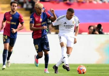 首位バルサが０－２→４－３の大逆転！エムバペがハットの２位マドリーとの打ち合いを制し、ラ・リーガ制覇に王手【クラシコ】
