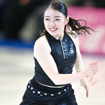 「清楚だ…気品がある！」フィギュア紀平梨花が珍しく披露した“真っ白なワンピ”姿にファン喝采！「超超超可愛いピカーー！」「微笑みまで上品」