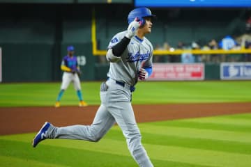 大谷翔平だから生まれた“珍光景”　敵ファンも虜、劇的弾の行方に笑顔「愛されてる」