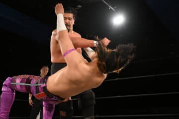 【DDT】“復活”樋口和貞が「KING OF DDT」2回戦で正田壮史を粉砕し、5・25後楽園での準決勝で上野勇希と対戦！「一つひとつ集中して戦います」