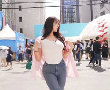 想像以上のボリューム感に思わず凝視…韓国チアガールの私服SHOTに反響爆発「アメイジング！」【PHOTO】