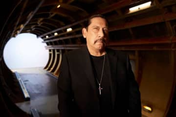 マチェーテ俳優ダニー・トレホと歴史を学ぶ！冒険ドキュメンタリー「禁断の遺物X」冒頭映像が公開