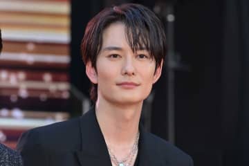 岡田将生、“我が子”にデレデレ　自宅でくつろぐ姿に「可愛すぎ」「奥様が飼ってたもんね」の声
