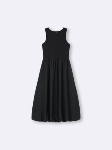 GUの黒ワンピが控えめに言って…最高です♡かわいくて着やせ効果大！売り切れ前に急いで～！