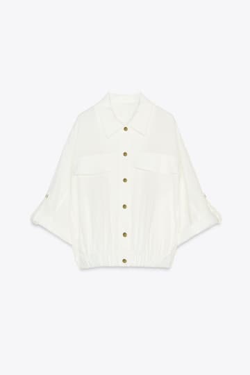 周りと差がつくトップス →【ZARA】で発見！ サッと羽織るだけ「サファリシャツ」