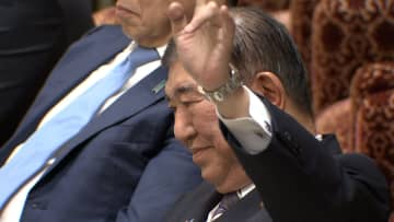 消費税減税「次の時代に責任を持つ」石破首相が否定的な考え強調…現金給付などあわせ「これからも議論。何もしないということは全くない」　困窮層の物価高対策は幅広く検討の考え