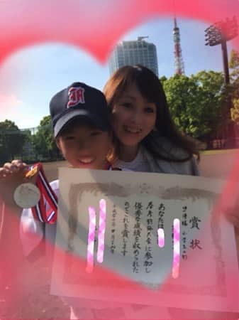 渡辺美奈代、野球少年時代の次男との懐かし親子ショット