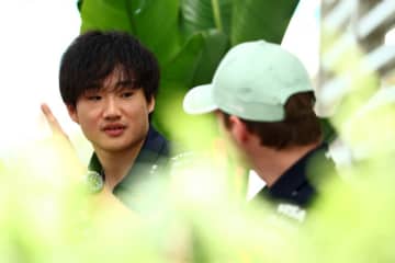 【角田裕毅を海外F1解説者が斬る】フェルスタッペンのナンバー2を務めるのは楽じゃない