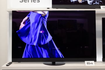 パナソニック、4K144p入力対応の有機ELテレビ。Fire TV搭載でスイーベルも