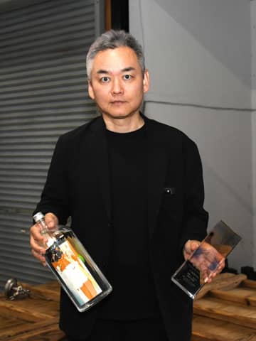 冷蔵庫のドアポケットに入る…驚きの一升びん　伊勢原の吉川醸造が最優秀賞