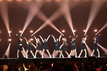 ME:I「KCON JAPAN」１年ぶりに成長した姿で堂々パフォ