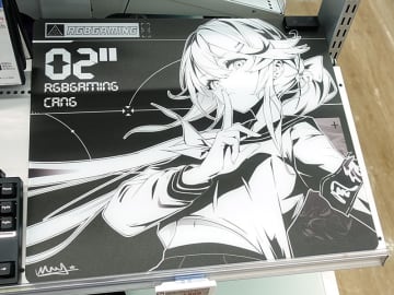 イラストを全面プリントしたゲーミングガラスマウスパッド「蒼」が入荷、特別版もあり