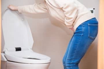 腰の痛み、じつは“がんのサイン”？知られざる症状に注意が必要ながんとは？