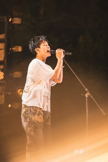 【ライブレポート】Ayumu Imazu、新たな時代の始まりを宣言した初の野音ワンマン