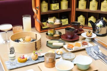 ホテル ザ ミツイ キョウト「“奇跡のはちみつ”アフタヌーンティー」蜜蜂ムースや花を飾ったセイボリー