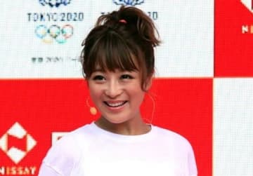 鈴木奈々、自宅キッチンを輝く白にリフォーム。「雰囲気がガラリと変わった」その劇的ビフォーアフターに反響