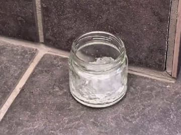 保冷剤の中身を空き瓶に…　まさかの活用法に「知らなかった」「やってみます！」