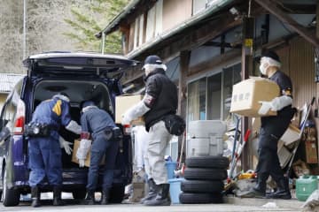 所持の包丁2本「自宅から持参」　東大前駅切り付けで容疑者