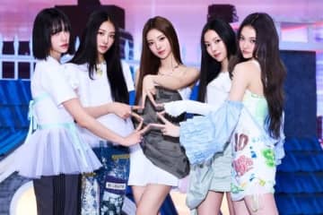 MEOVV、タイトル曲「DROP TOP」に対する思い入れを語る“練習生時代、一番先に録音した曲”