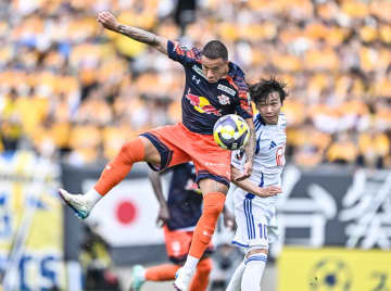 【25年J2「第15節」RB大宮VS仙台「徹底分析」】快勝の大宮を支える試合終盤に強さを増すブラジル人CB　J1自動昇格ペースに(2)