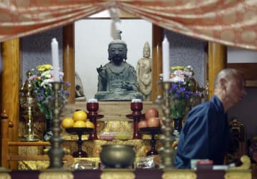 「宝物」菩薩坐像返還に地元歓喜　韓国に「感謝」の横断幕も