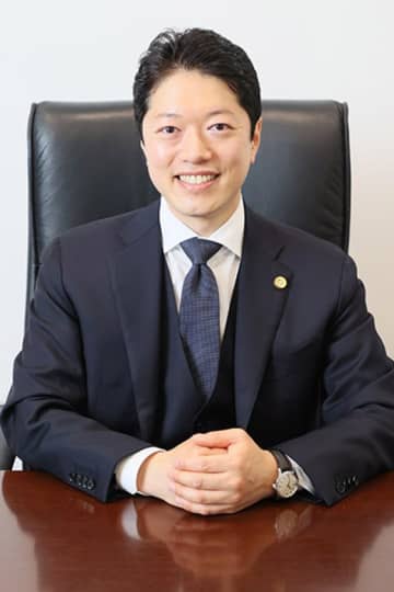 連休中の交通事故の特徴や被害に遭った際の対処法について、交通事故専門の弁護士法人しまかぜ法律事務所がコラムを公開