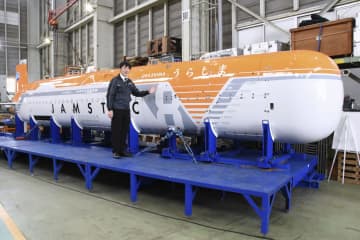 深海探査8000mまで可能に　海洋機構「うらしま」公開