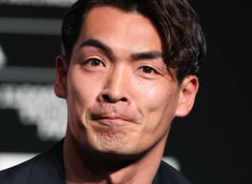 38歳誕生日を迎えた槙野智章、妻・高梨臨との夫婦ショットを公開→「ラブラブ」「笑顔かわいすぎる」