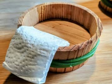 ミニウニ丼！どんぶりの代用はコレ！容器の再利用で美味しさアップ！