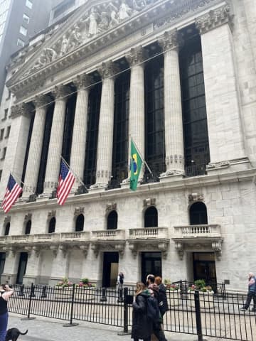 NY株反発、一時千ドル超高　米中貿易摩擦の緩和好感
