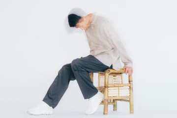 グラミチ×ノンネイティブのワイドストレートパンツ、ロロ・ピアーナのメリルウール素材で