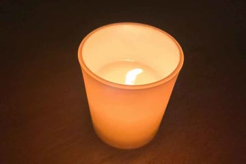 「ろうそく代わりにするのはありなのかも」　非常時に使える意外なライフハックを警視庁が紹介　「食欲わいてまうかも！（笑）」の声