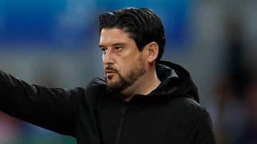 セレッソ大阪パパス監督「選手が全力出せない」「もっとサポートして」