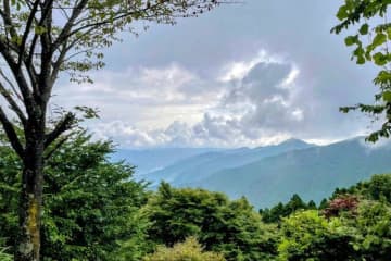 春の “都会ストレス” は山でリフレッシュ！　新宿から約2時間で登山口「御岳山・大岳山ハイキング」現地レポ