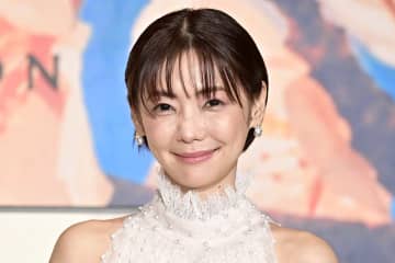 37歳女優の幼少期が「今と変わらない笑」　母の日に感謝投稿「元気で居てくれてありがと」