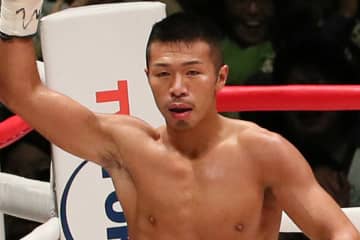 「傷害で起訴すべき」井岡一翔戦で“投げ込み”　中身はビール…解説の内山氏が被害「俺の右肩に」