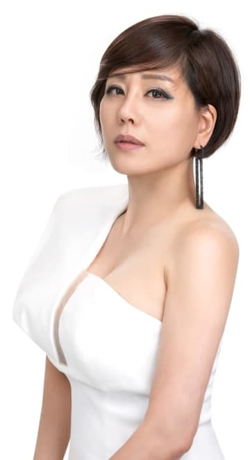 「胸元にお金をスッと…心折れた」韓国女性歌手、駆け出し時代の“性被害”を告白