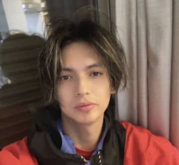 「煽られた…ナンバーと写真は撮ったぞ！！」川崎希の夫・アレクサンダー、悪質運転に怒りの投稿