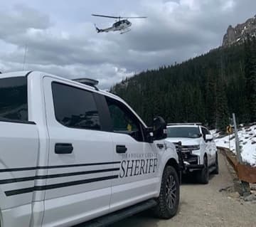 登山客が滑落して３人死亡、アンカーの不備が原因か　米ワシントン州