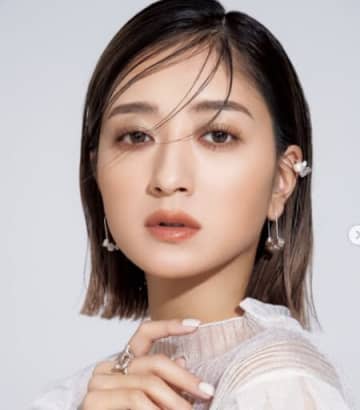 「美女と野獣のカップルショット！？」みちょぱ夫妻、結婚3年目のオフショットが話題！浜田雅功と爆笑の絡みも