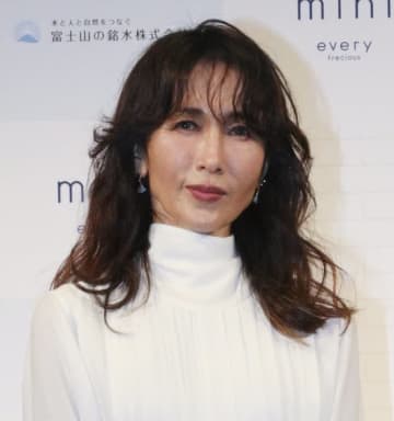 工藤静香、母との親子ショット公開→「お母様オシャレ」「静香さんに似てらっしゃいますね」と反響
