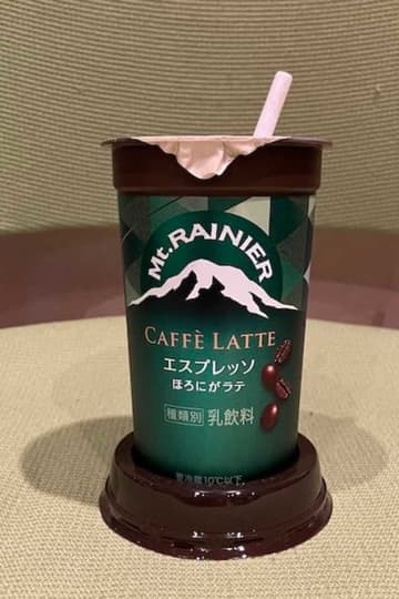 マウントレーニアのフタが“コースター”に？　「初めて知った」「目からウロコ」と反響続々