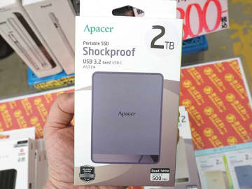 Apacerの軽量ポータブルSSD「AS724」が登場、カラーは2色