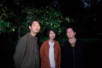 折坂悠太×松井文×夜久一による“のろしレコード”、初のライヴ・アルバムをアナログ・レコードでリリース