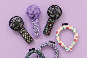 アナ スイ25年夏の冷感アイテム、ローズや蝶描いた“ひんやり”ネックリング＆ハンディファン