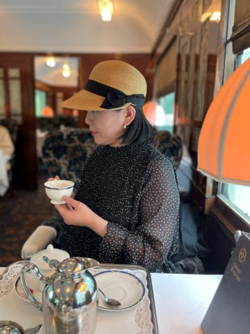 文筆家・甲斐みのりさんが語る、かわいいものとの出合いと列車旅の楽しみ方